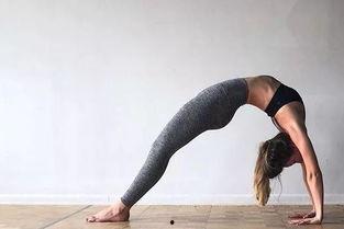 成人瑜伽撕腿训练视频,轻松解锁腿部柔韧性，提升身体平衡与协调