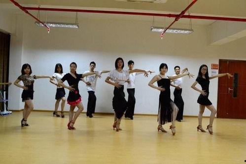 成人拉丁舞训练视频,舞步技巧与动作要领深度剖析