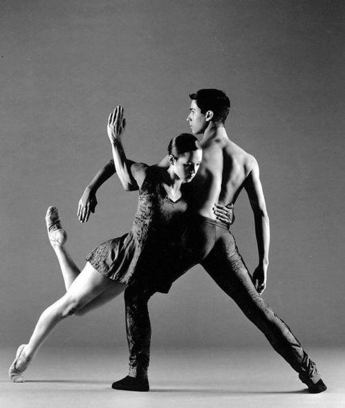 成人拉丁舞训练视频,舞步技巧与动作要领深度剖析