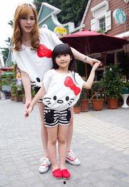 亲子套装成人拍摄视频,记录温馨家庭时光的美好瞬间