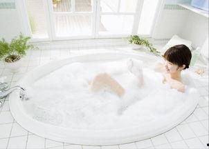 成人浴缸泡沫怎么清洗视频,视频教程详解