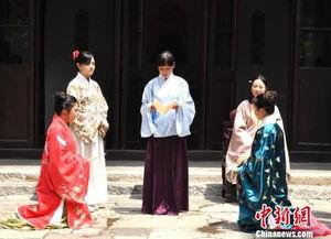 汉服女成人拜年视频大全,传统成人拜年礼仪视频集锦  第2张