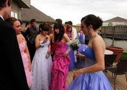 外国成人毕业舞会视频  第3张