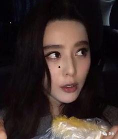 女明星变成人的视频,一场跨越次元的奇幻之旅  第2张