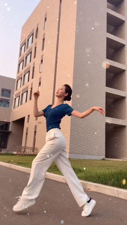 成人简单盘起头发视频,打造优雅发型