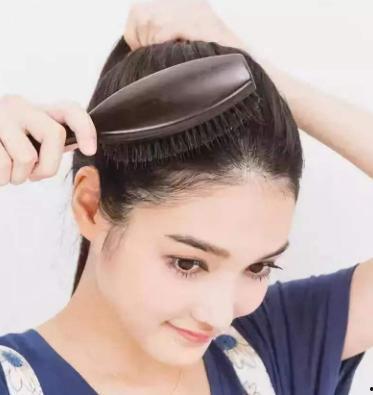 成人简单盘起头发视频,打造优雅发型  第2张