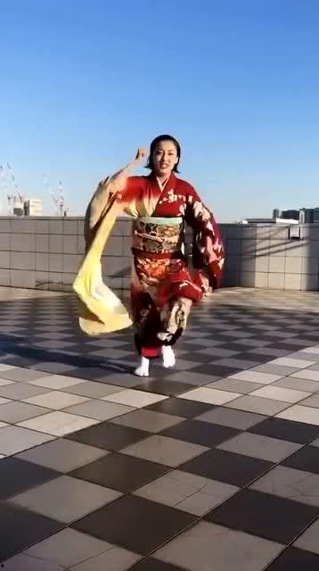 舞蹈成人辣眼睛视频大全,辣眼睛！盘点那些让人捧腹大笑的成人舞蹈视频  第2张