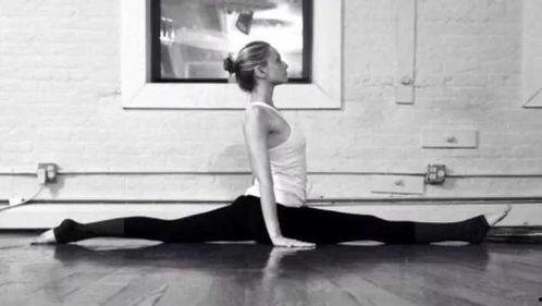 成人压腿痛苦视频压肚子  第3张